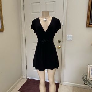 “APT 9” 🌸SUPER CUTE, black dress, above the knees